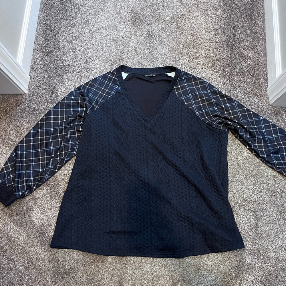 Plaid patchwork vneck navy shirt